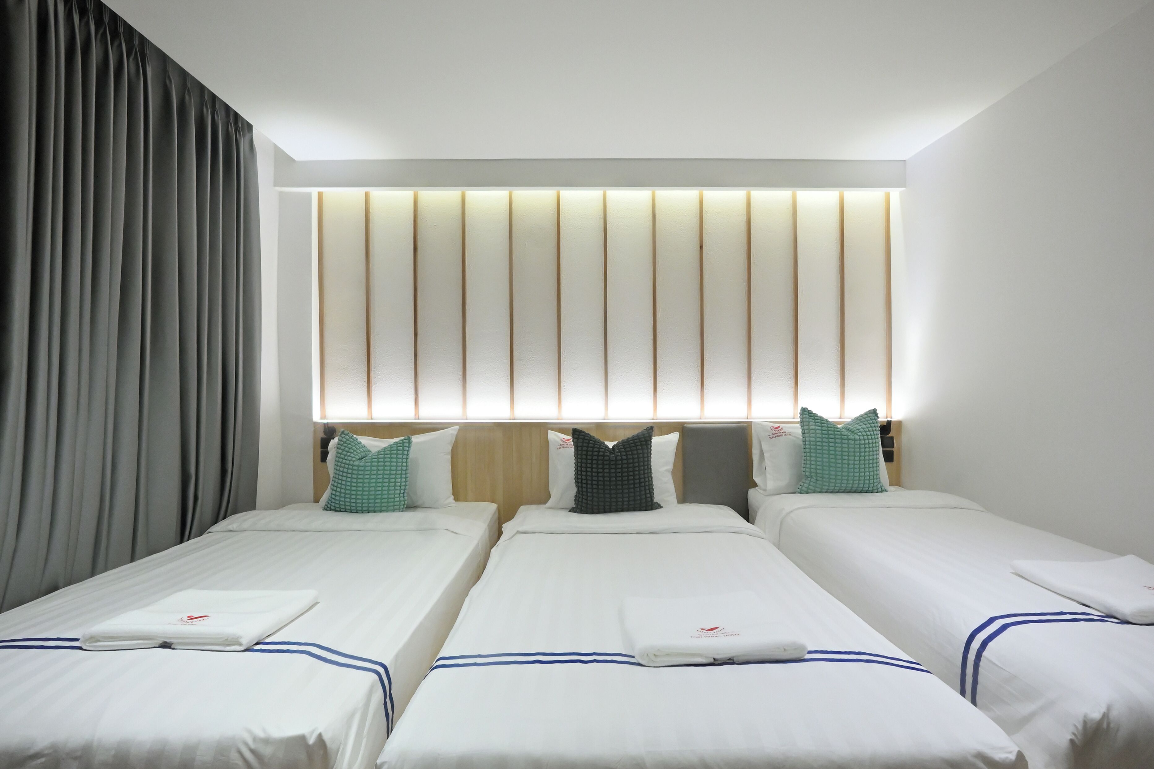 Deluxe Triple Room, City View