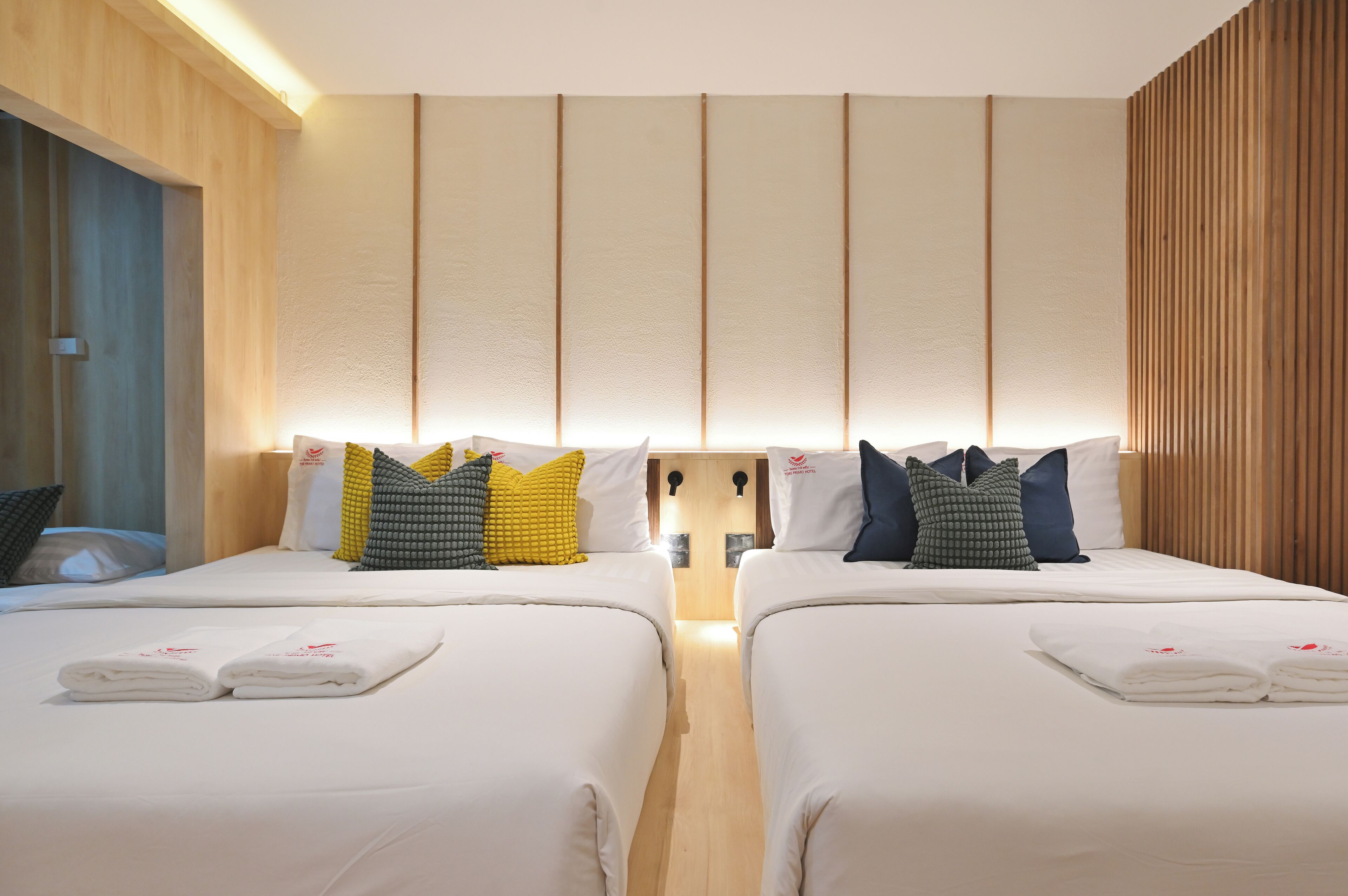 Family Studio, City View | Desk, free WiFi