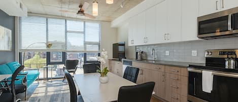 Fridge, microwave, oven, stovetop