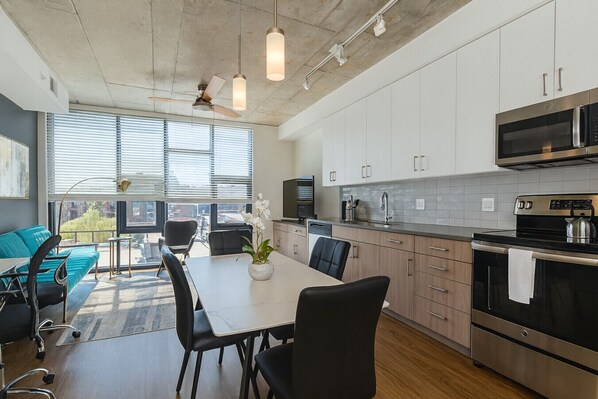 Fridge, microwave, oven, stovetop