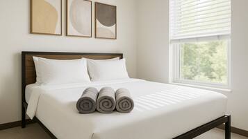 2 bedrooms, desk, iron/ironing board, WiFi