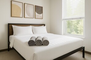 2 bedrooms, desk, iron/ironing board, WiFi