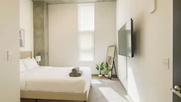 1 habitación, escritorio, tabla de planchar con plancha y wifi