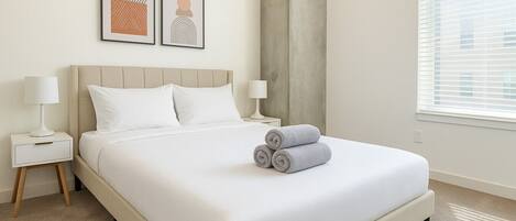 2 bedrooms, desk, iron/ironing board, WiFi