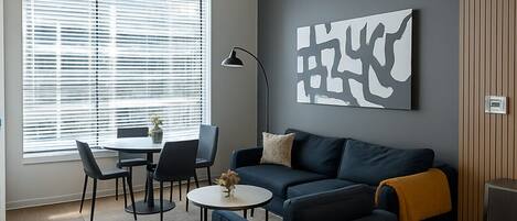 Televisión y monitor de computadora