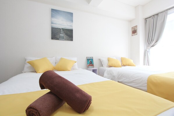 1 bedroom, bed sheets