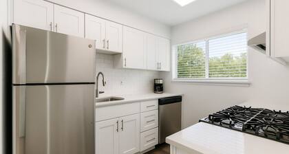 Charming 2BR Hoover Retreat w/ Easy Parking
