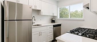 Charming 2BR Hoover Retreat w/ Easy Parking