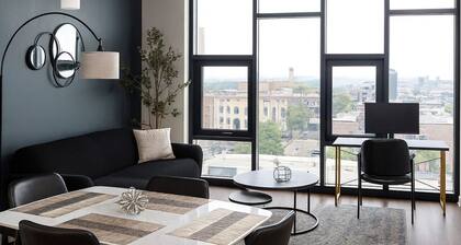 Modern 2BR Gem | Rooftop Pool + Workspaces