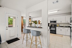 Fridge, microwave, oven, stovetop - 3BR Retreat | Near Lackland AFB + SeaWorld (San Antonio)