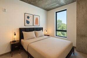 2 bedrooms, desk, iron/ironing board, WiFi