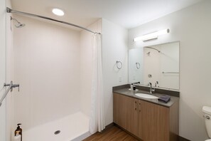Hair dryer, towels - Bright 2BR Apt | Pool, Gym & Walkable Area (Birmingham)