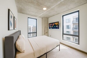 2 Schlafzimmer, Schreibtisch, Bügeleisen/Bügelbrett, WLAN
