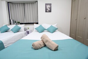 1 bedroom, bed sheets