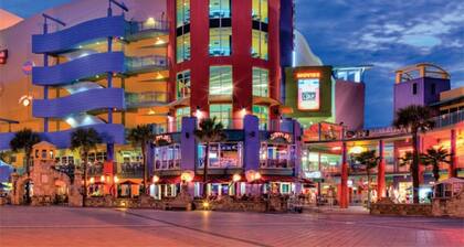 NEW !Hot Tub! Sunshine-Up 6 Guests-Private Backyard