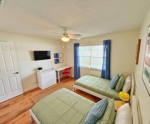 2 bedrooms, iron/ironing board, free WiFi, bed sheets