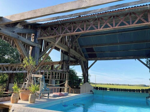 3Bedrooms-Sleeps6-WiFi-Fireplace