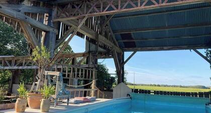 3Bedrooms-Sleeps6-WiFi-Fireplace