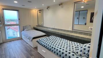 2 bedrooms, iron/ironing board, WiFi, bed sheets