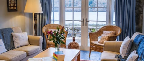 Télévision, cheminée