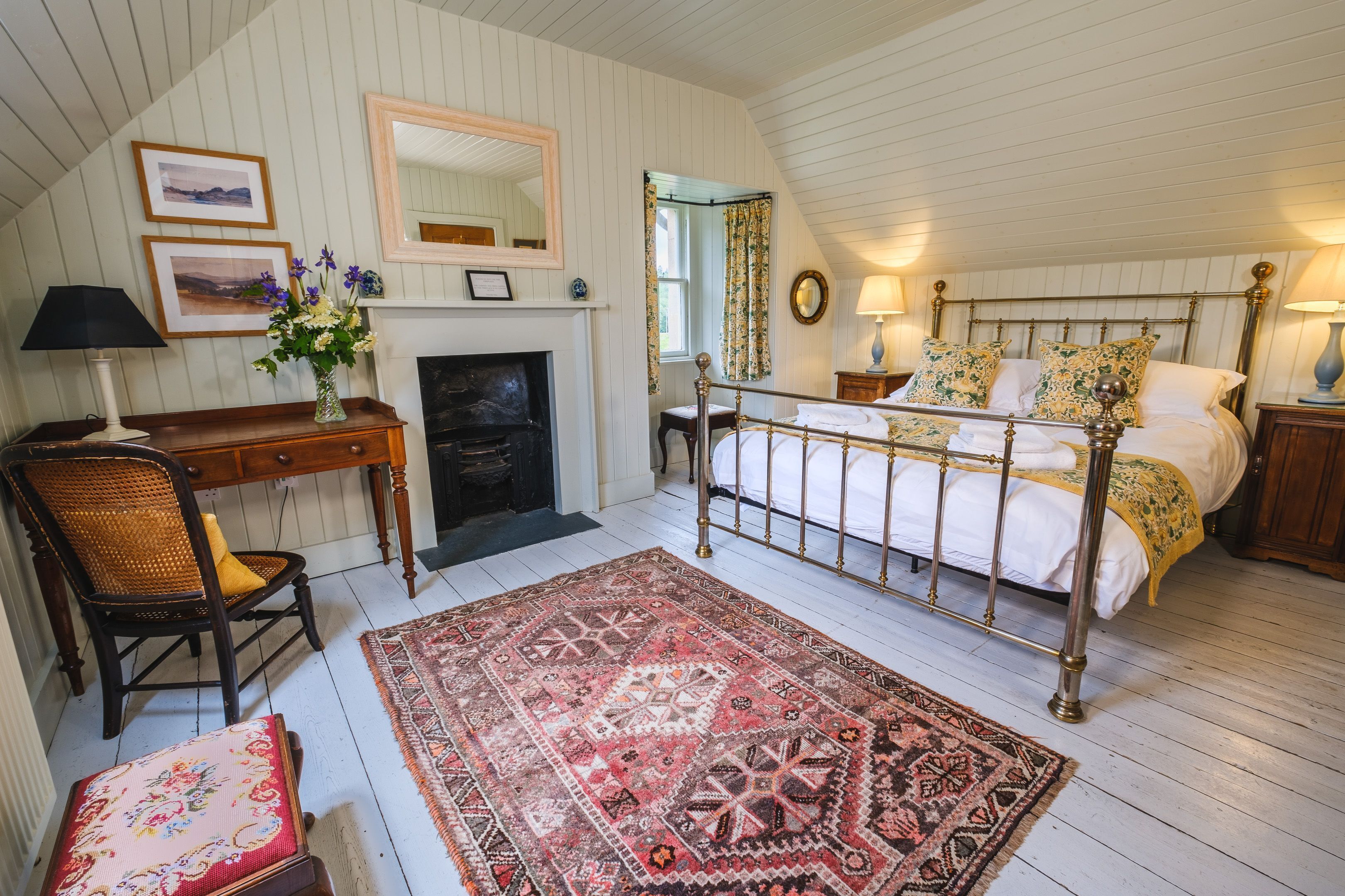 3 عدّة غرف نوم ومكواة/لوح كي وواي فاي وملاءات أسرّة