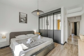 Bügeleisen/Bügelbrett, kostenloses WLAN, Bettwäsche