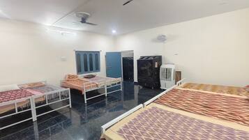 Classic Shared Dormitory | Free WiFi