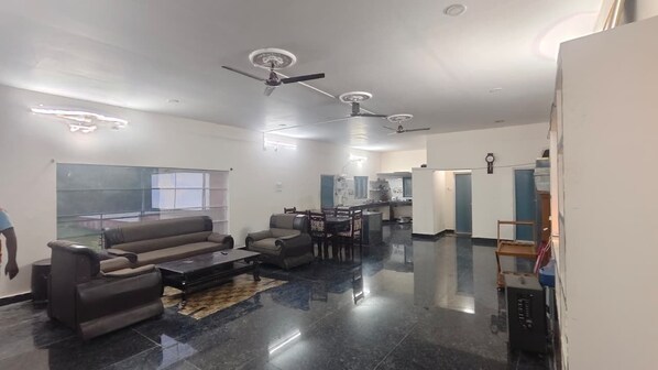 Living area - RoHans Farmstay & Events (Bhongir)