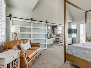 8 bedrooms, iron/ironing board, travel crib, WiFi - Shore Enough | Carlton Landing Lakeview, Up to 18 (Eufaula)