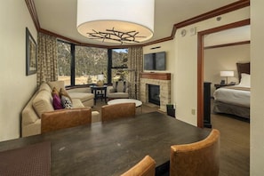 TV, fireplace
