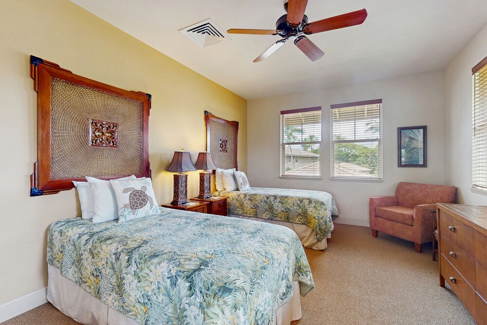 Visual Reference: Luxury Condo W Ocean Views Private Lanai Full Kitchen Shared