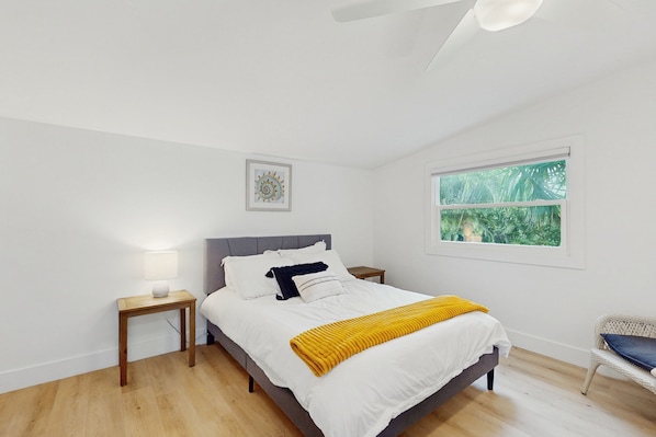 3 bedrooms, iron/ironing board, Internet, bed sheets