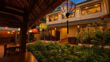 Deluxe Double or Twin Room, Balcony, Garden View | Courtyard view
