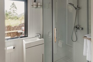 Douche, serviettes fournies