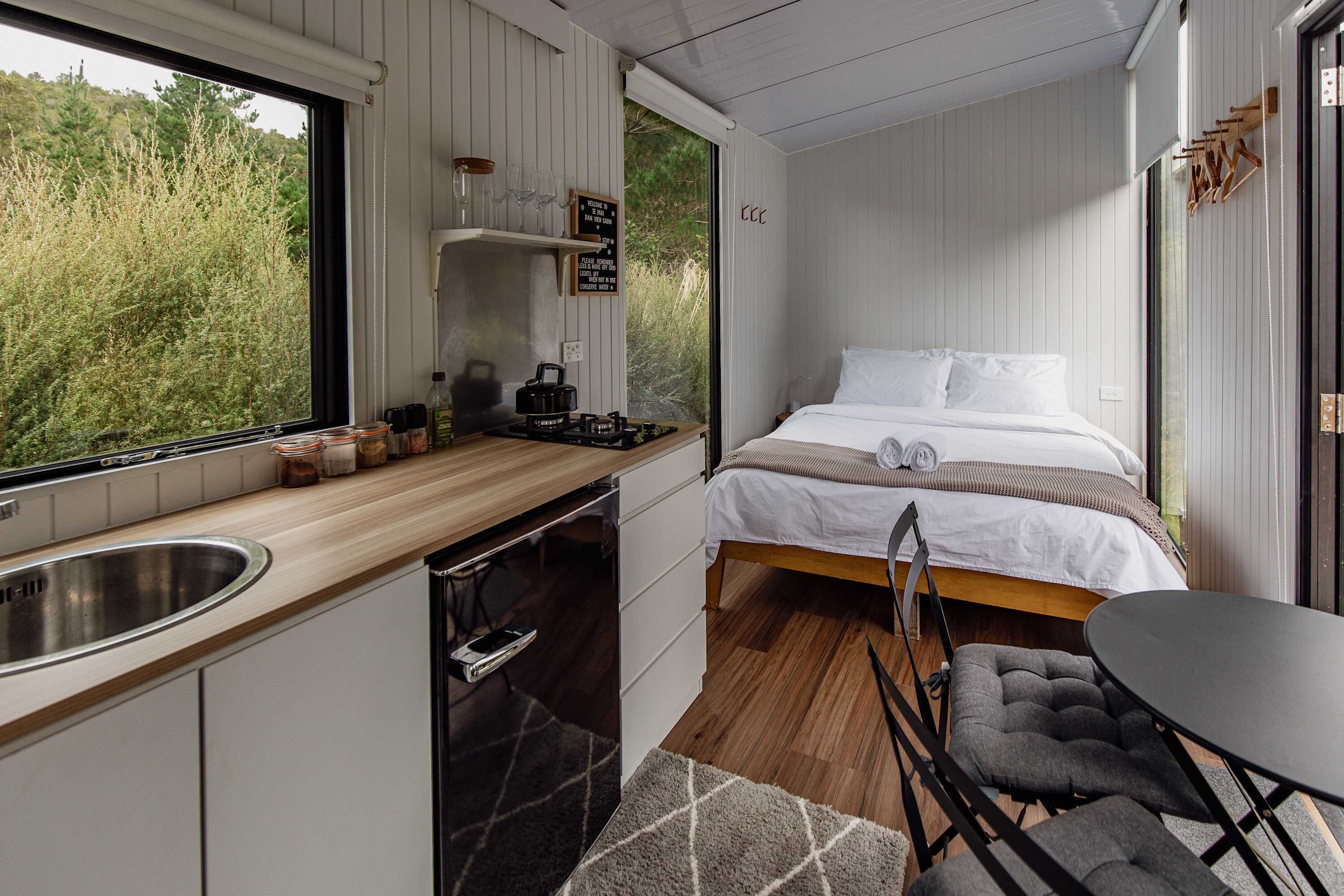 2 bedrooms, bed sheets