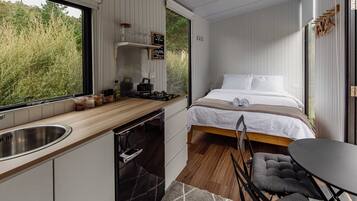 2 bedrooms, bed sheets