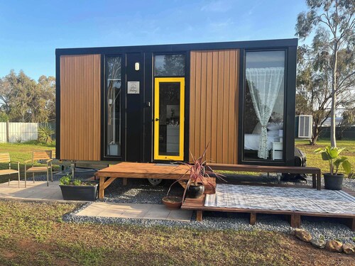 D&L Cottage by Tiny Away