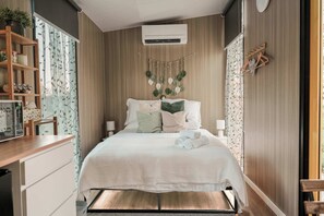 1 bedroom, bed sheets
