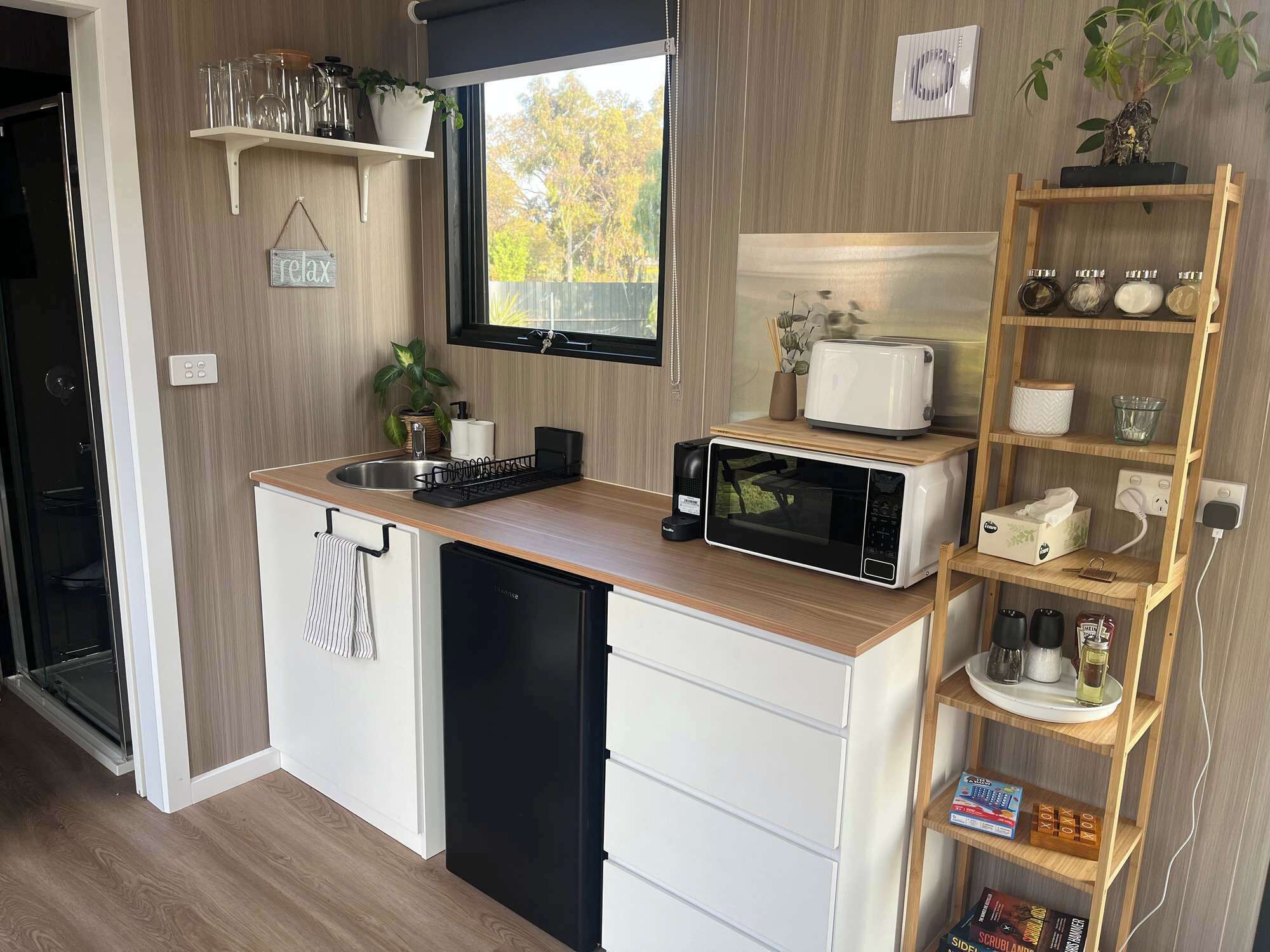 Fridge, microwave, stovetop, coffee/tea maker