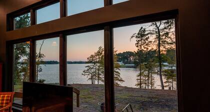 Newly Renovated, Cozy Mid-Lake Cabin; Sleeps 10