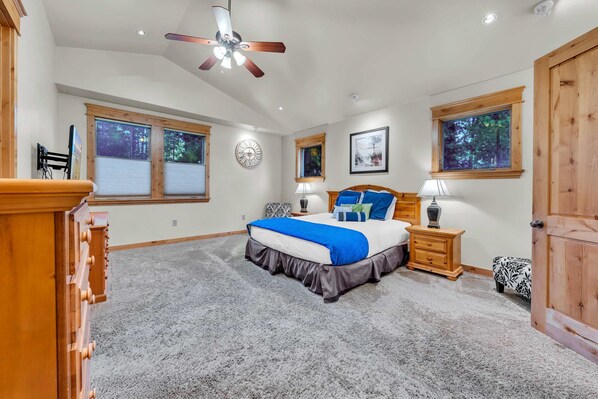 4 bedrooms, iron/ironing board, WiFi, bed sheets