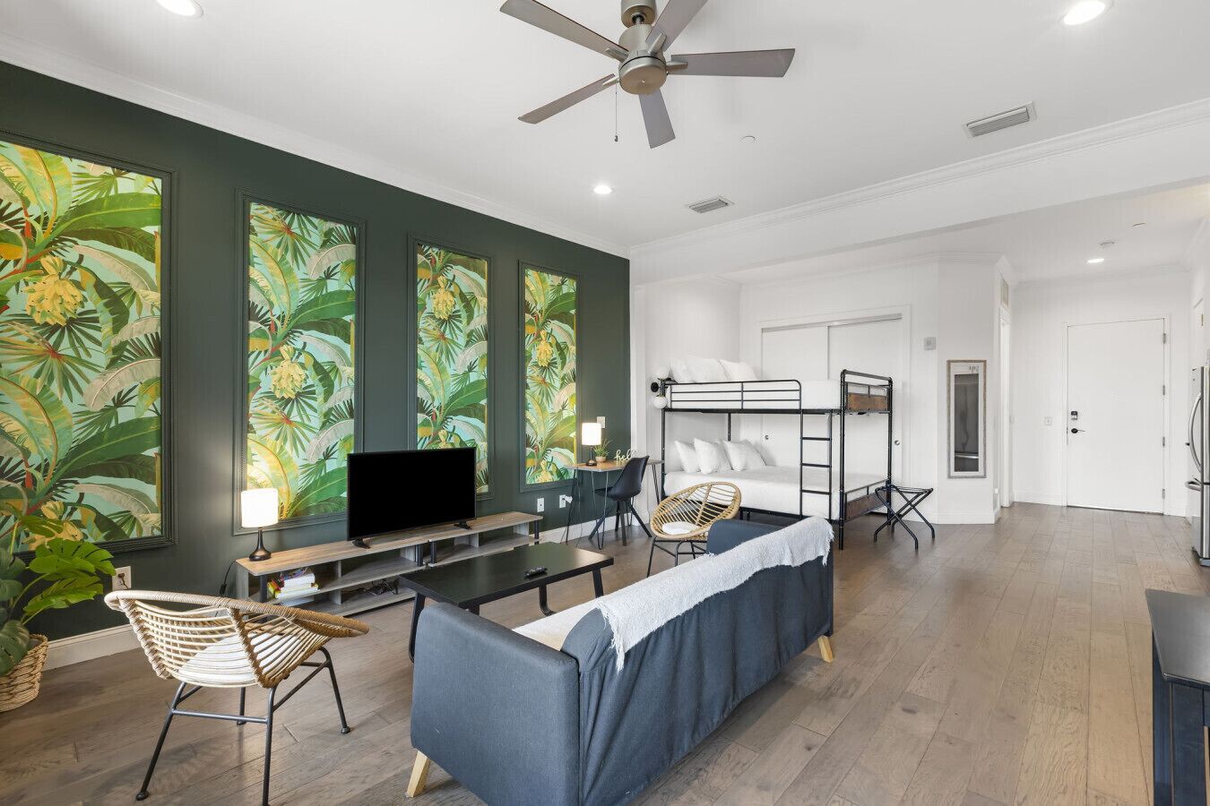 1 bedroom, desk, iron/ironing board, WiFi