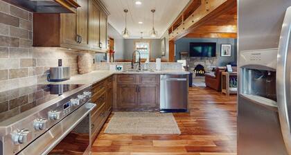 Serene Highlands retreat with modern comforts, sauna and charm