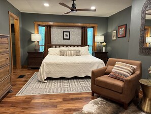 3 bedrooms, internet, bed sheets