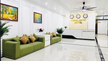 Quầy tiếp tân