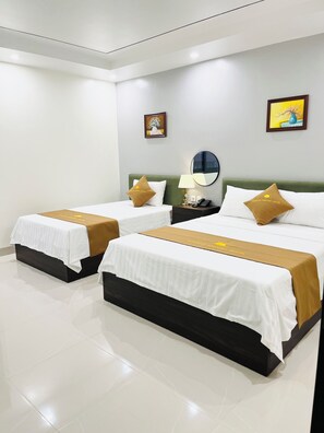 Classic Triple Room, Garden View | Soundproofing, free WiFi