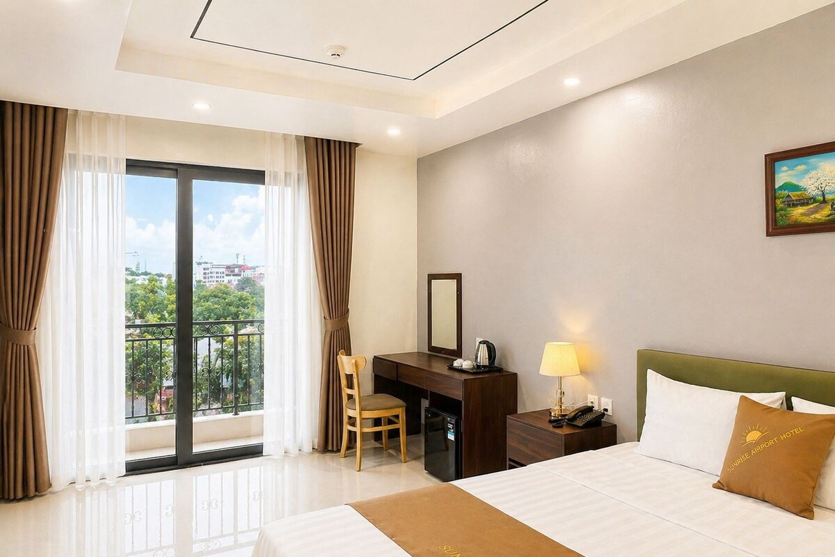 Deluxe Double Room, Balcony, City View | Soundproofing, WiFi (free), bed sheets