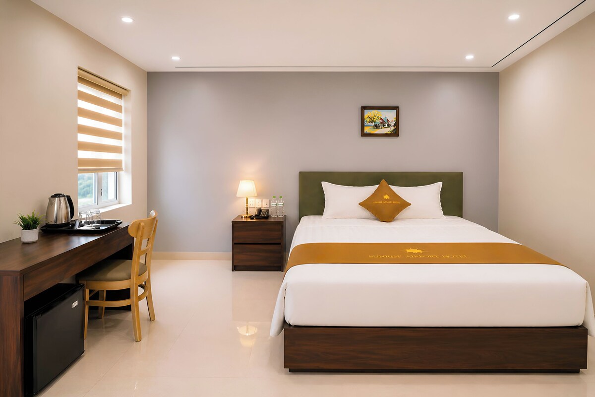 Classic Double Room, Courtyard View | Soundproofing, WiFi (free), bed sheets