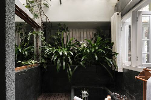 Deluxe Double or Twin Room, Garden View | Bathroom