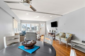 Televisión, oficina